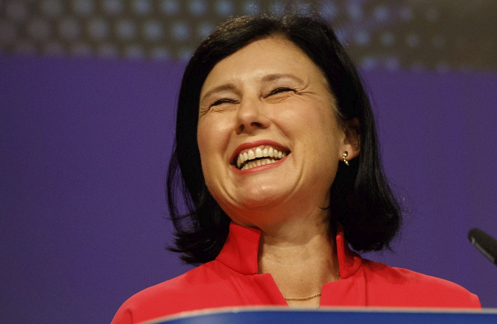 Vera Jourovát kijelentései alkalmatlanná teszik munkájára