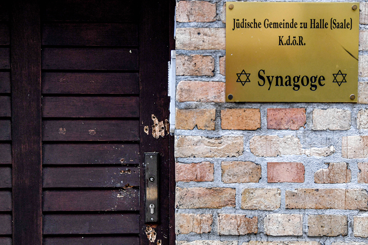 Más szemében a szálkát