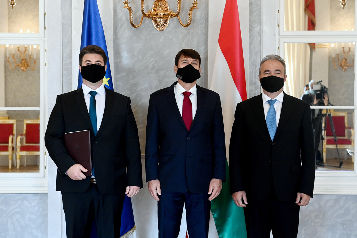 Új államtitkárt nevezett ki Áder János