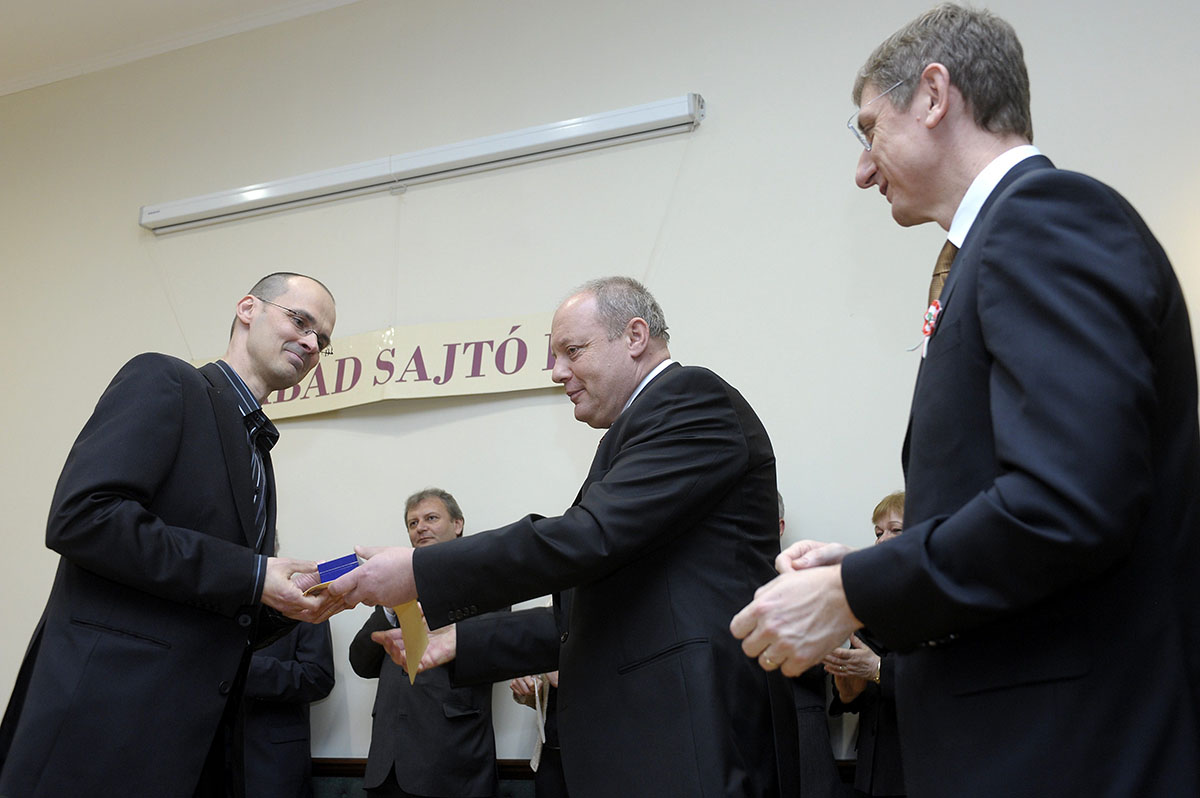 A jogállam felfüggesztése