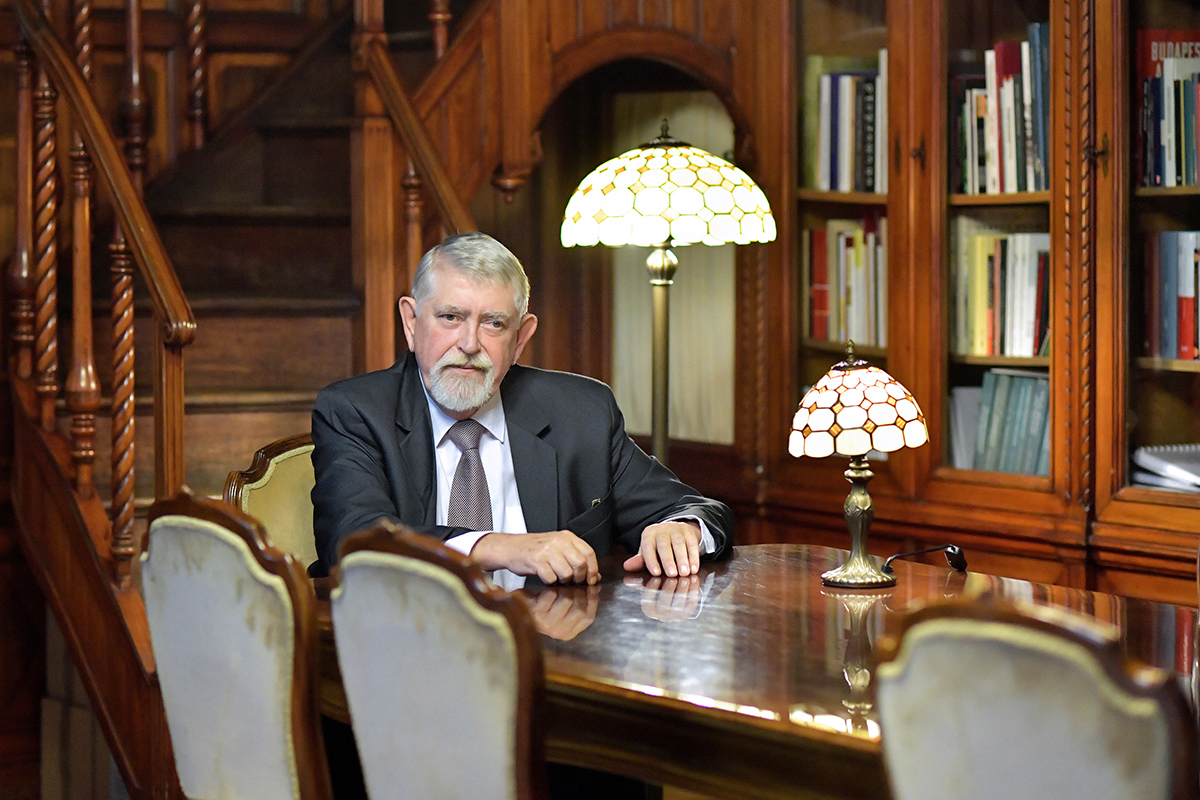 Kásler Miklós elrendelte a halasztható műtétek felfüggesztését