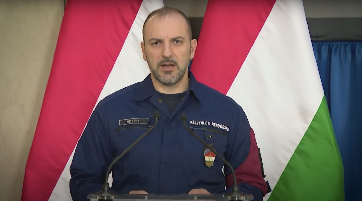 Operatív törzs: ismét bevezették az idősek vásárlási sávját