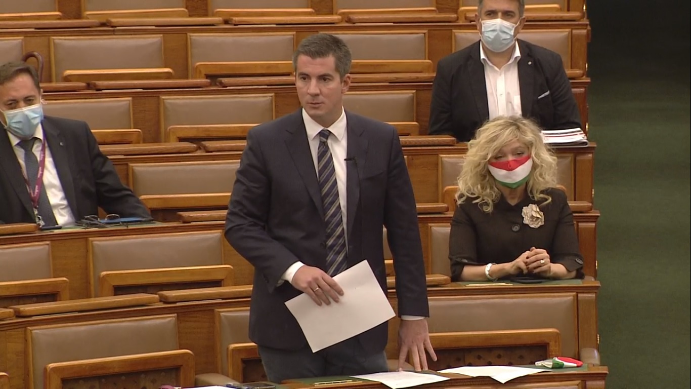 Kocsis Máté példásan kiosztotta a sunnyogó ellenzéket