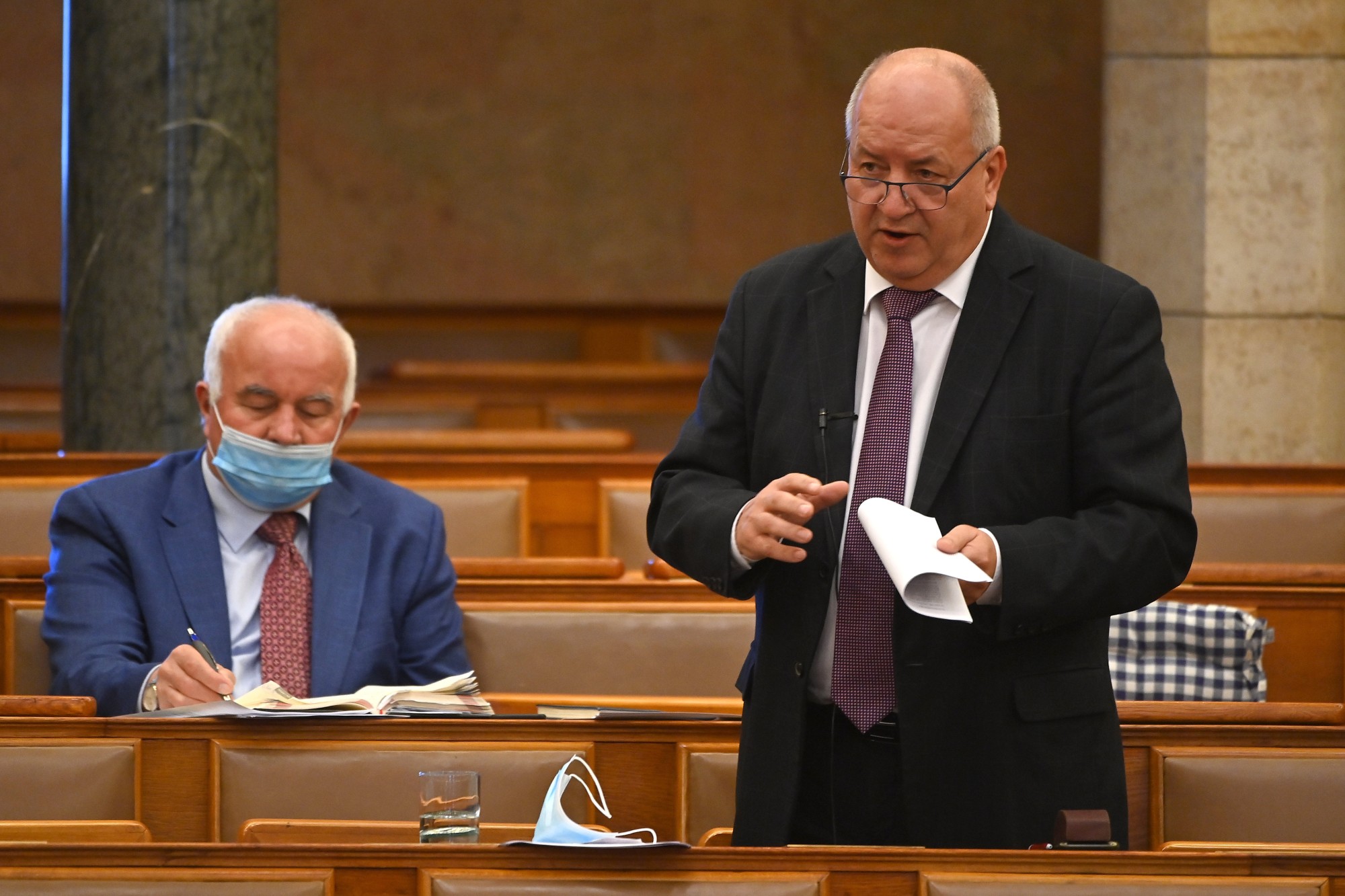 Korózs Lajos újabb követelésekkel állt elő