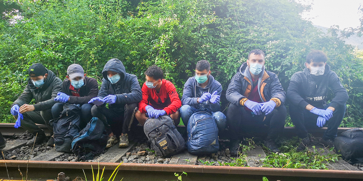 Dübörög az illegális migráció