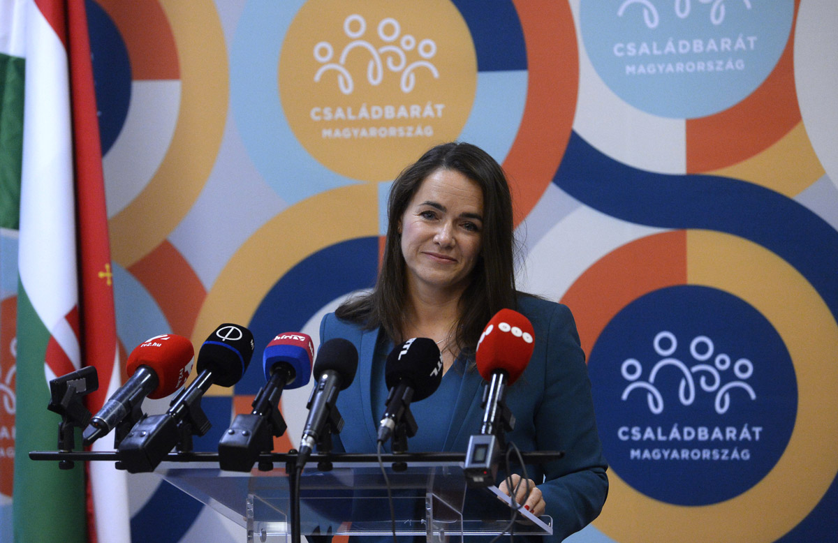 Otthonfelújítási programot jelentett be Novák Katalin