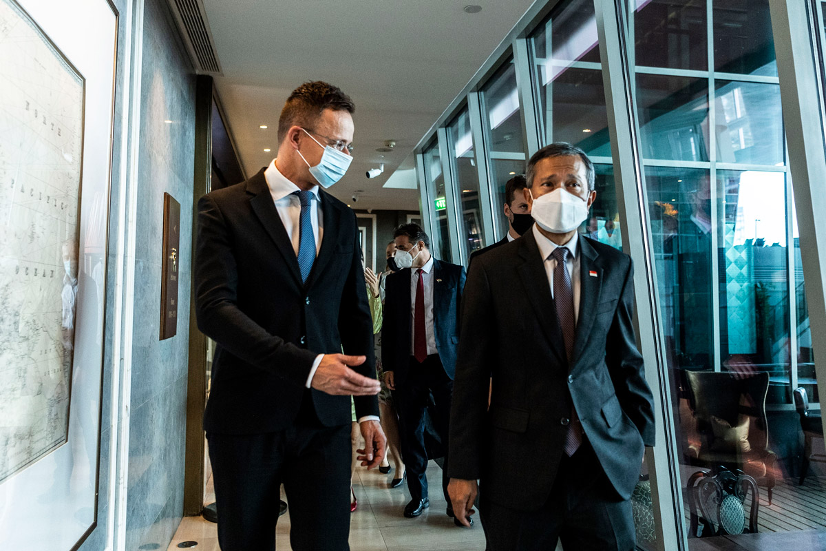 Kölcsönös tiszteleten alapul az együttműködés Szingapúrral