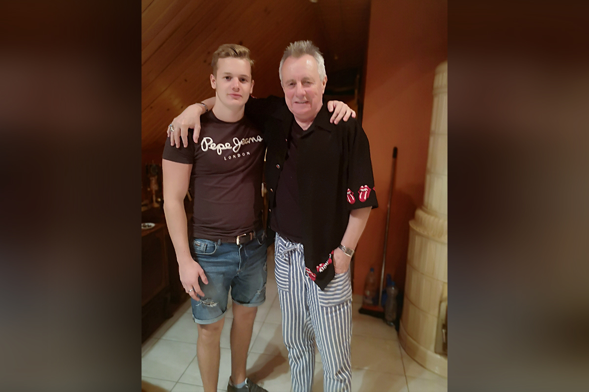 „Jó volna ilyenkor otthon lenni”