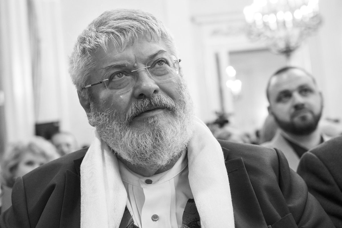 Közös főhajtás Janus Pannonius sírjánál az Eucharisztikus Világkongresszus előtt