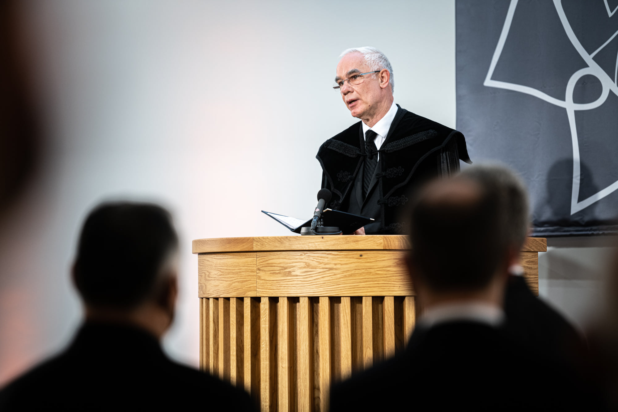 Orbán Viktor: aligha találunk példát arra, hogy egy miniszterből püspök legyen