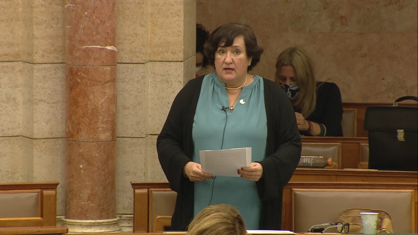 Orbán Viktor megnyugtatta a zaklatott Gurmai Zitát