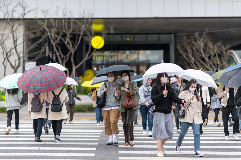 Szöulban már a járvány harmadik hulláma ellen küzdenek