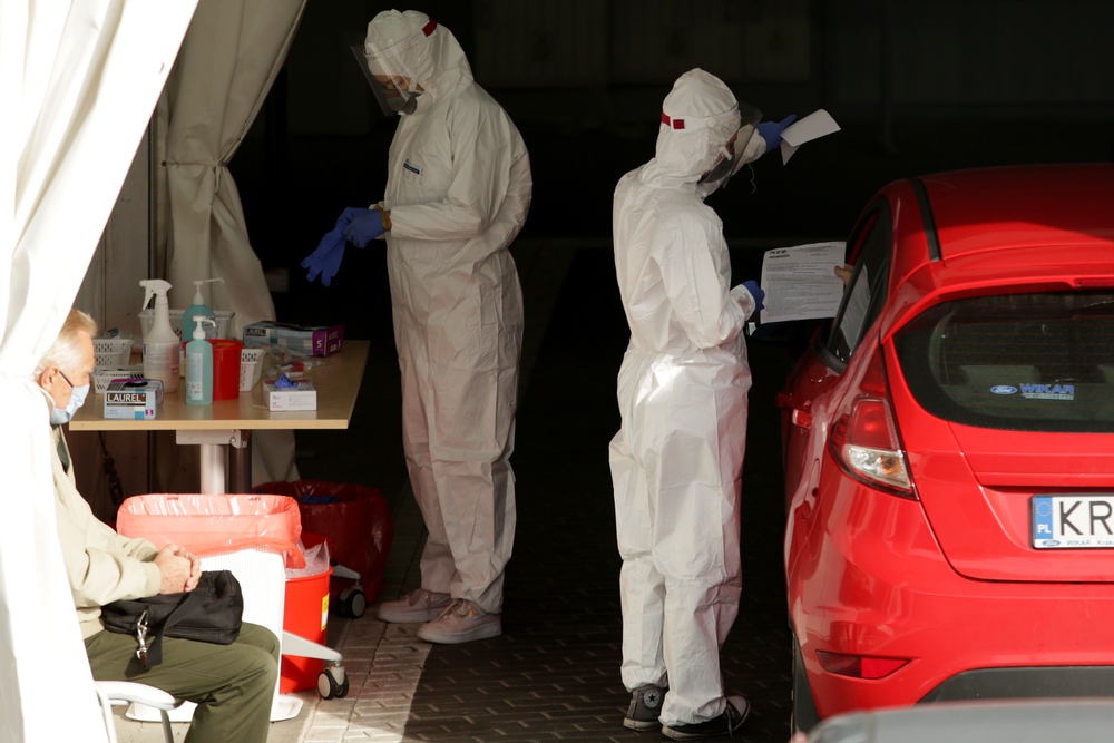 Lengyelországban meghosszabbítják a korlátozások többségét