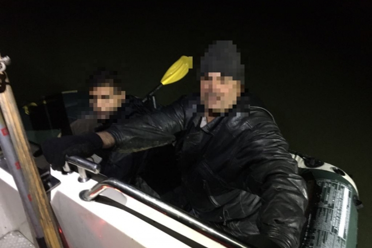 Már Magyarországra is érkeznek csónakkal migránsok