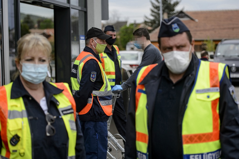 Több ezer polgárőr vesz részt a járvány elleni védekezésben