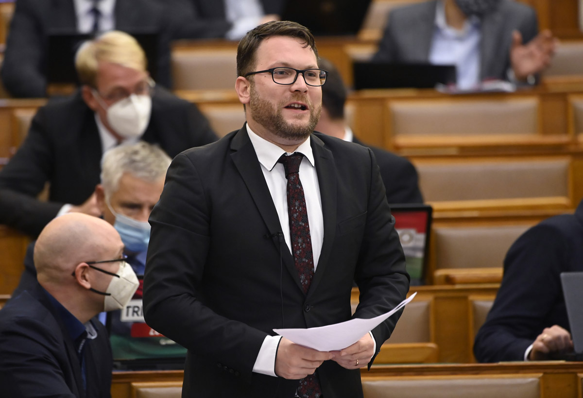 A kormány továbbra is elkötelezett a munkaalapú gazdaság mellett