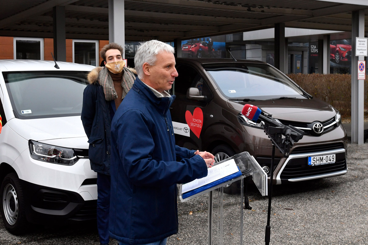 Újabb járműveket ajánlottak fel a járvány elleni védekezéshez