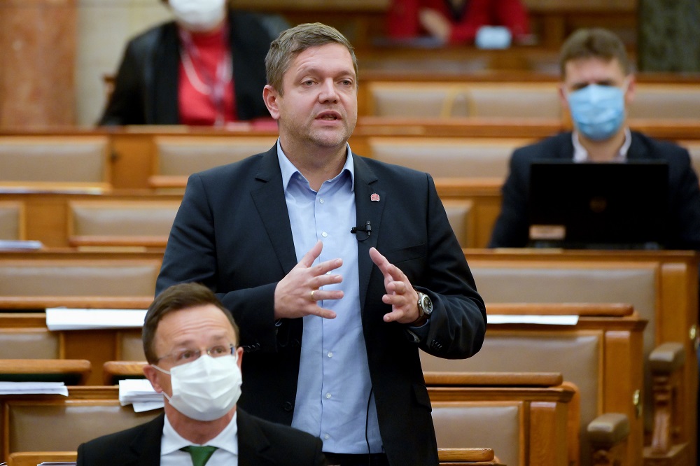 Tóth Bertalan: Már George Clooney is Sorossal paktál, elégedettek?