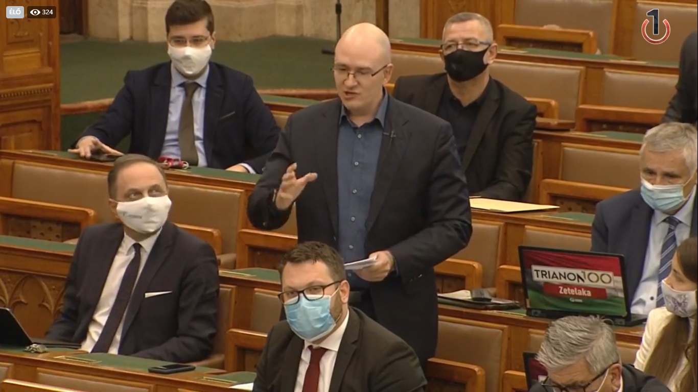 Z. Kárpát Dániel: termelési jelentést mondott Varga Mihály