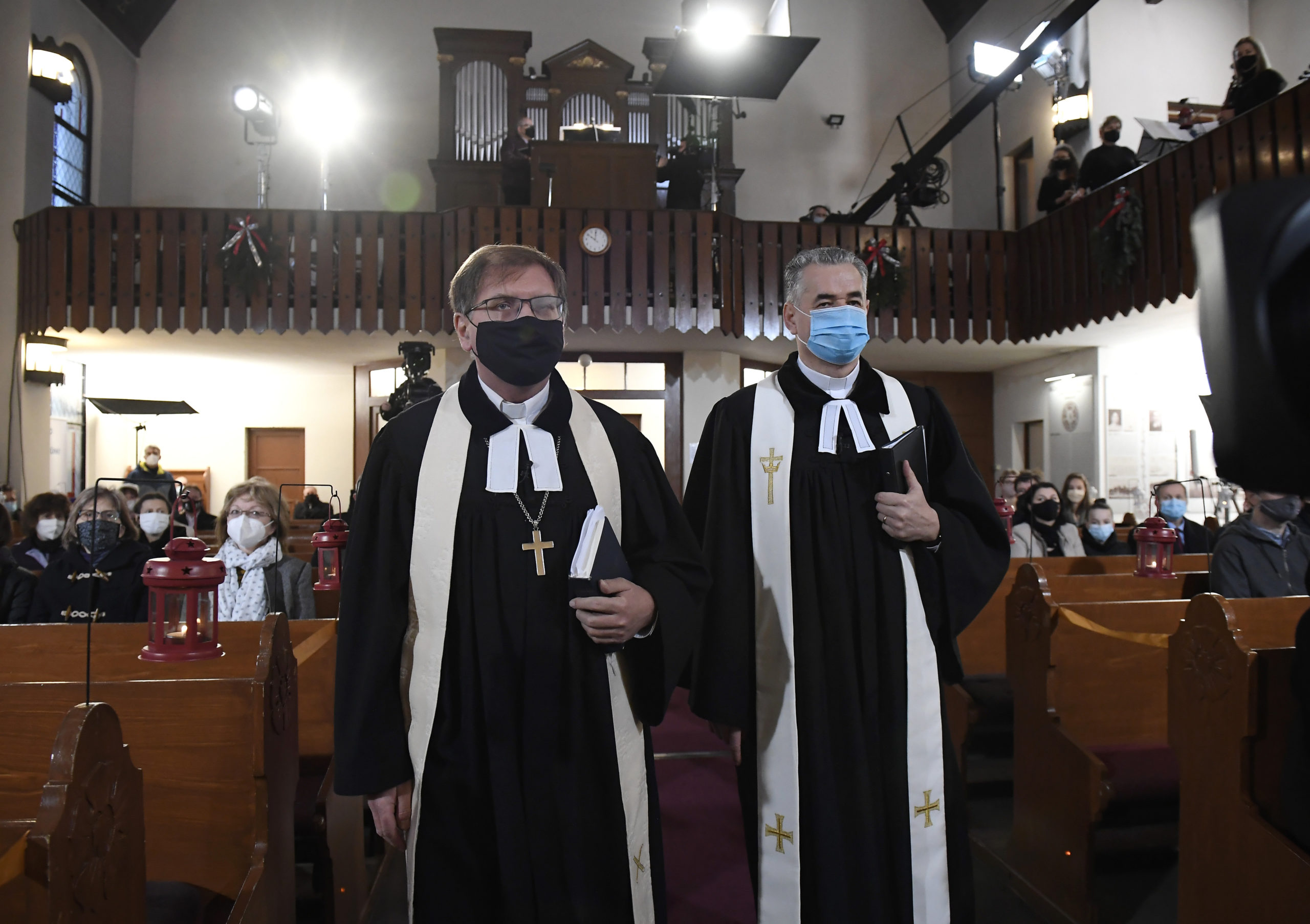 Fabiny Tamás: Isten ott van minden emberi szenvedésben