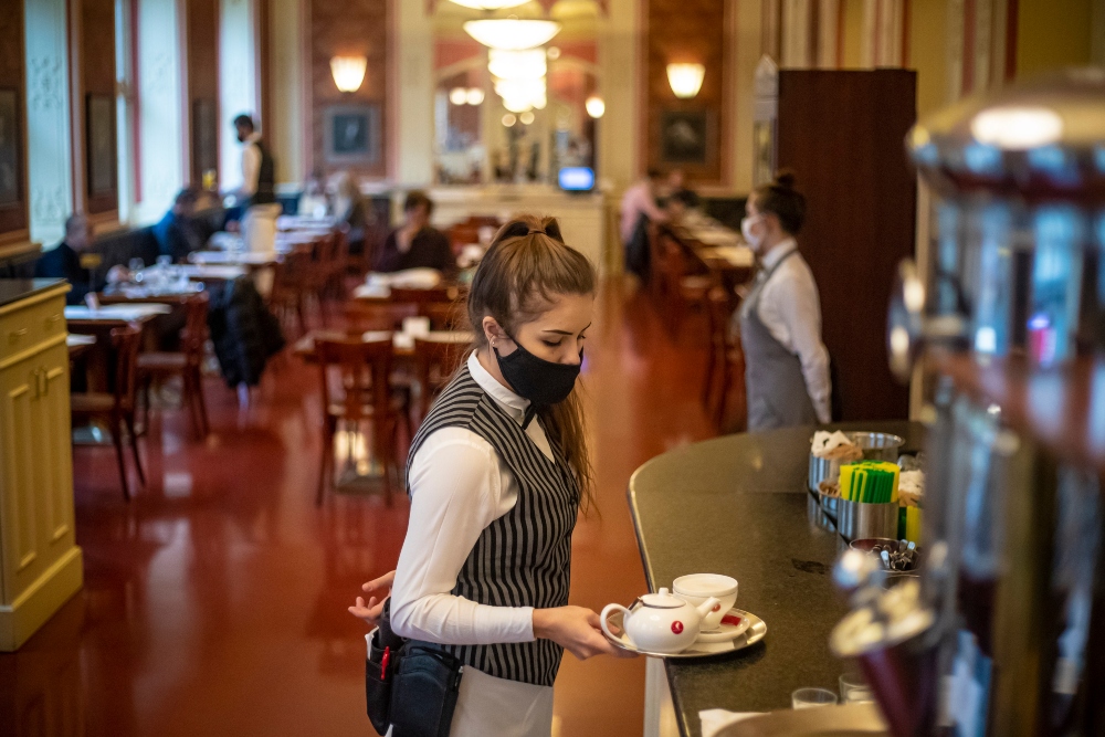 Újranyitottak az éttermek Csehországban