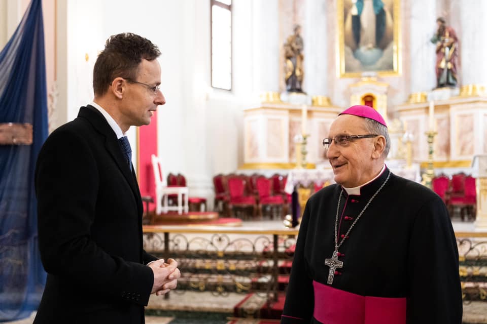 Visszatért hazájába a minszki katolikus érsek