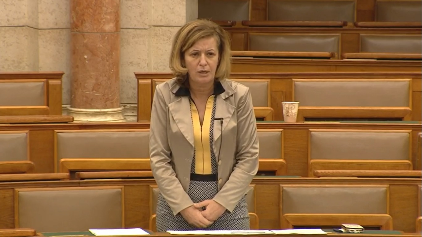 Orbán Balázs Bangónénak: Fejezzék be a hazudozást!