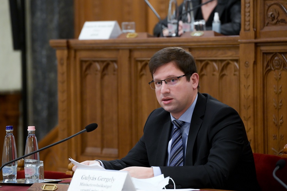 Gulyás Gergely: jó lenne karácsonyra enyhíteni a szigorításokon