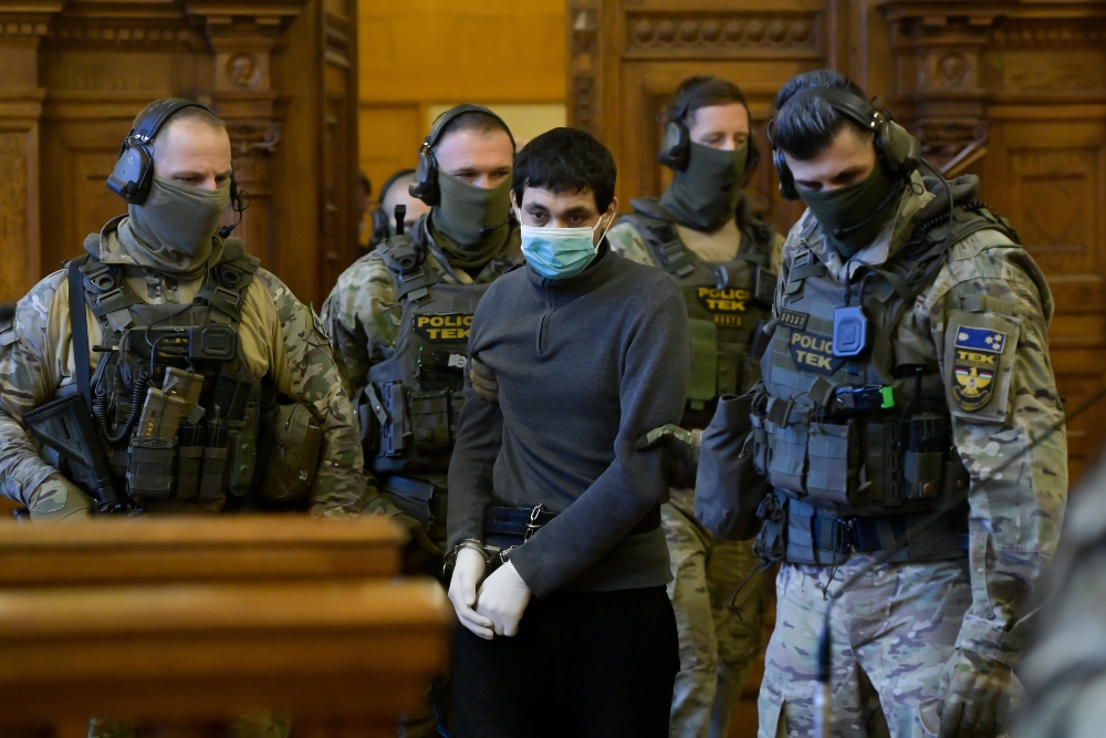 Életfogytiglanra ítélték az Iszlám Állam katonáját