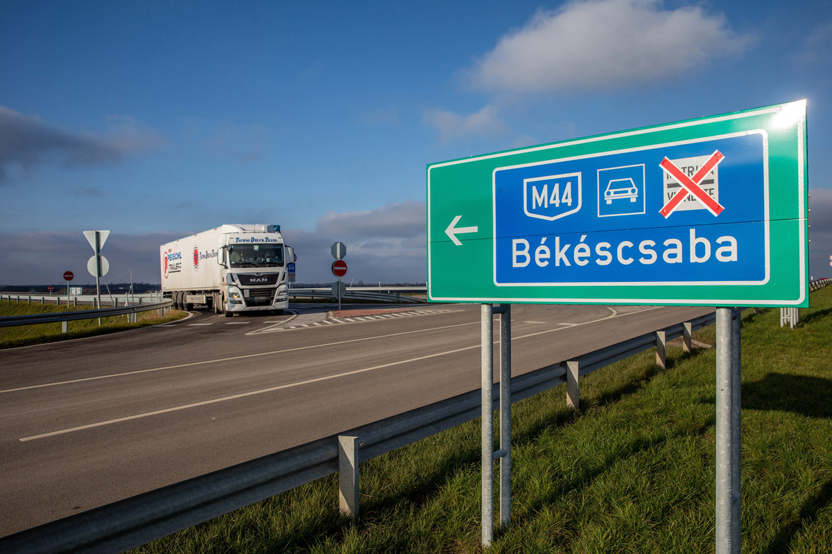 Ötszázmilliárd forintnyi négysávos útfejlesztés készült el idén