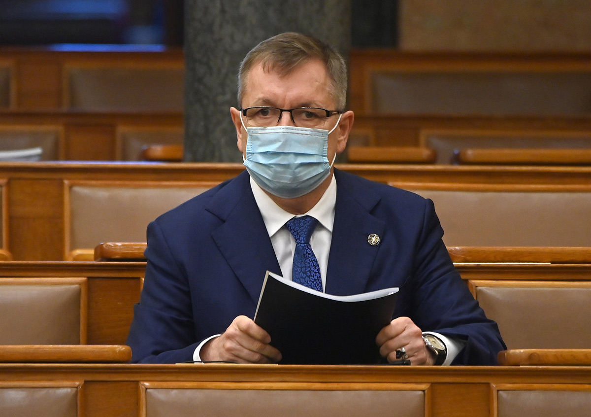 Matolcsy György a leggyorsabb gazdasági helyreállásra számít