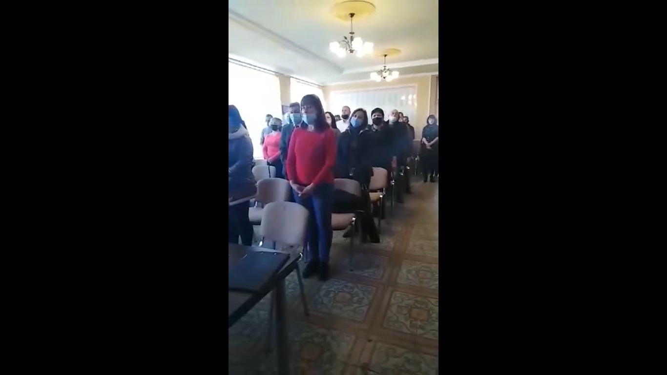 Hazaárulással vádolják a magyar himnuszt éneklő kárpátaljai képviselőket