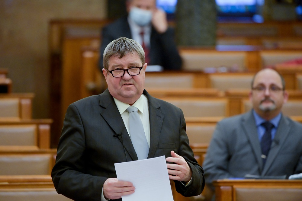 Magyarországon csökkent a legnagyobb mértékben az adóterhelés