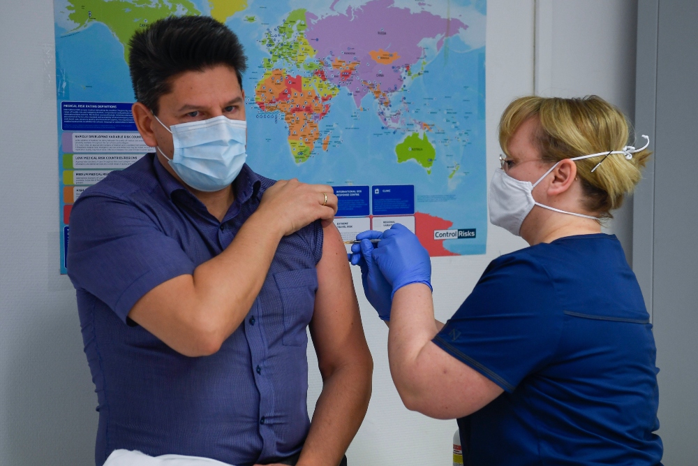 Folytatódik az egészségügyben dolgozók oltása