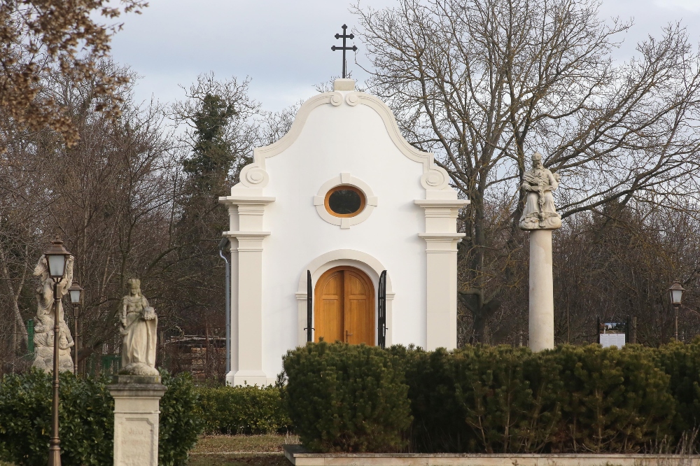 Újjáépítették a nagycenki Remetekápolnát