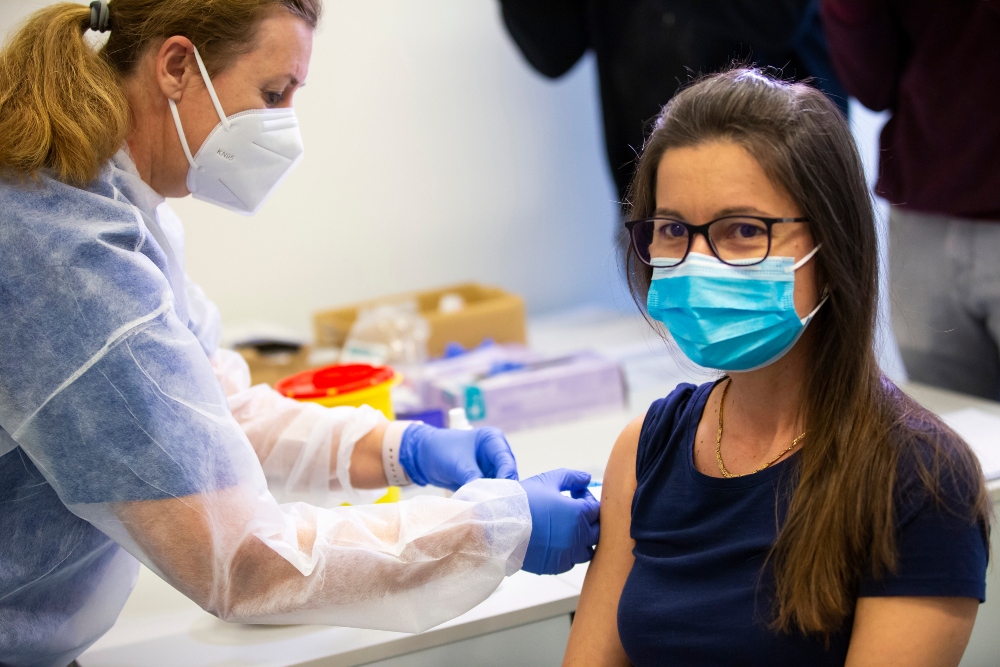 Szlávik János: egyre többen szeretnék beoltatni magukat