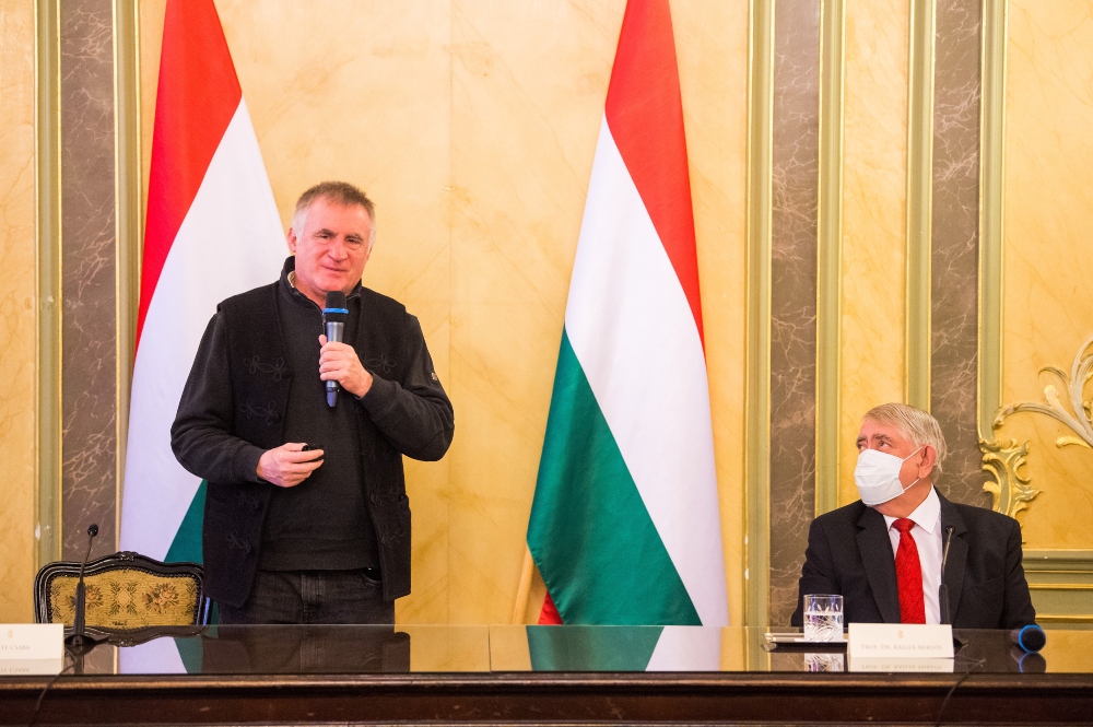 Böjte Csaba: mindenki vegye komolyan a fertőzést!