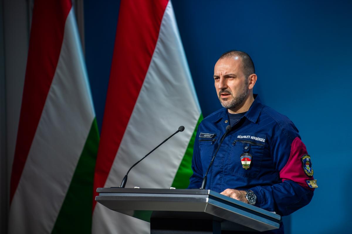 Operatív törzs: húszfős házibulit is lekapcsolt a rendőrség