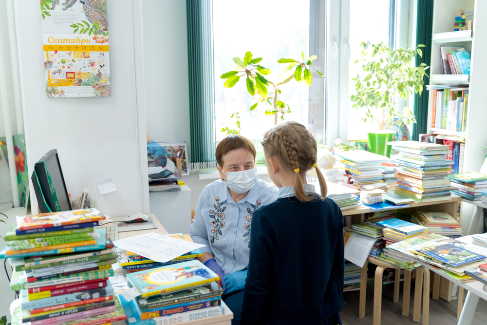 Hétfőtől újraindul a tanítás a moszkvai iskolákban