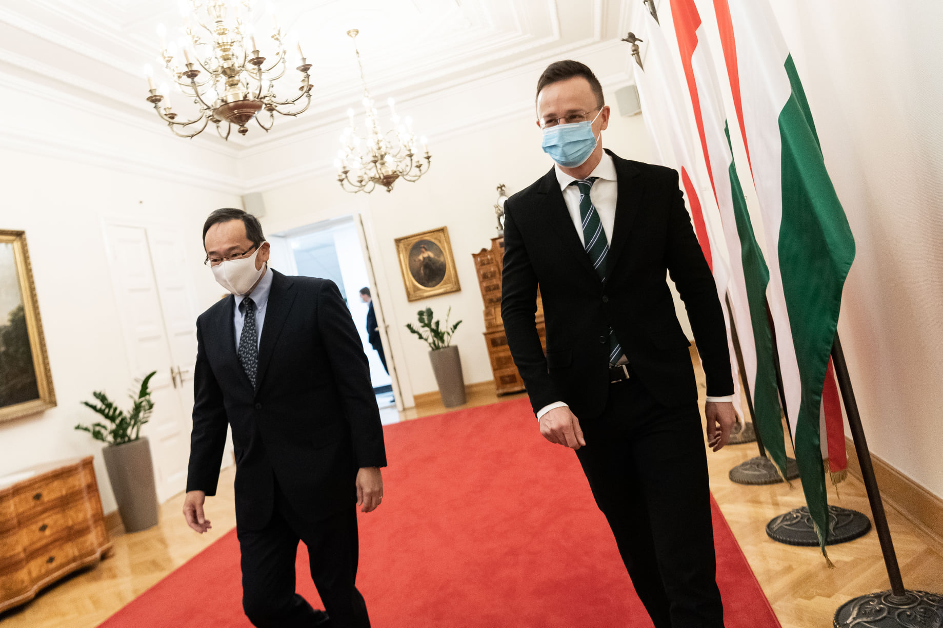 Szijjártó Péter a japán nagykövettel tárgyalt