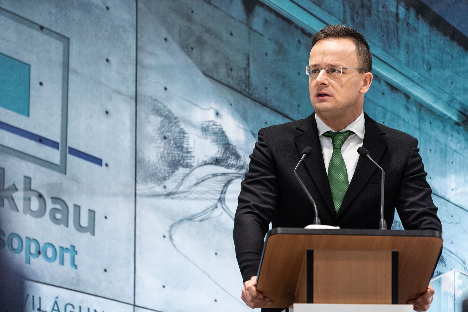 Szijjártó Péter: 14 milliárd forintos beruházás várható Kazincbarcikán