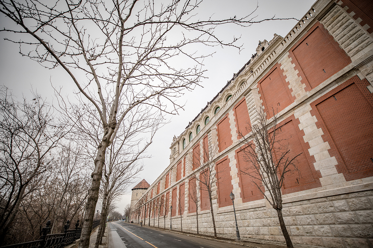 Újjászületett az Ybl-támfal