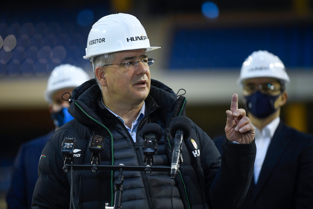 Hatalmas felújítás kezdődött a debreceni Főnix csarnokban