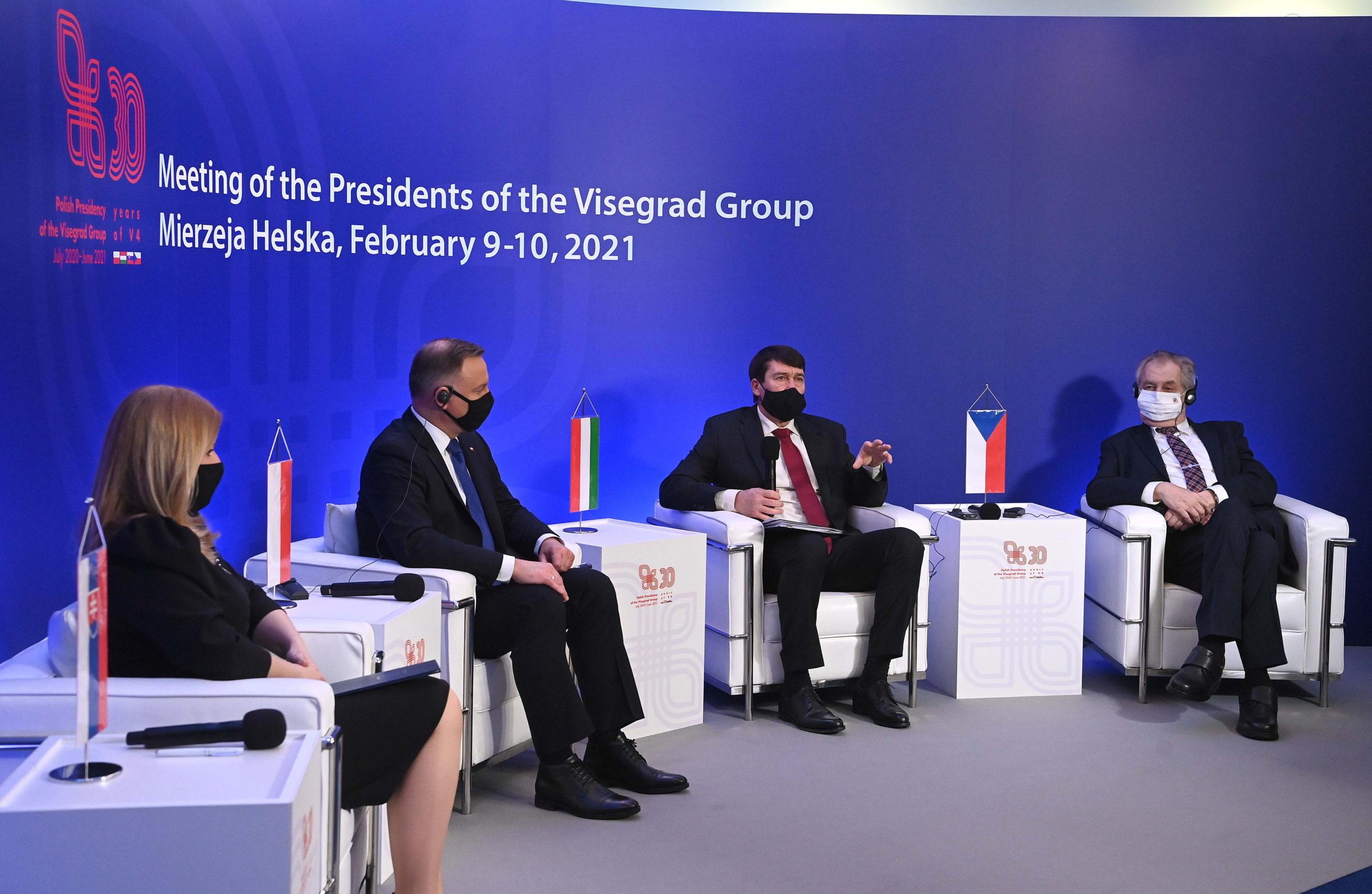 Az idegenforgalmi korlátozások lazítása az oltásoktól függ