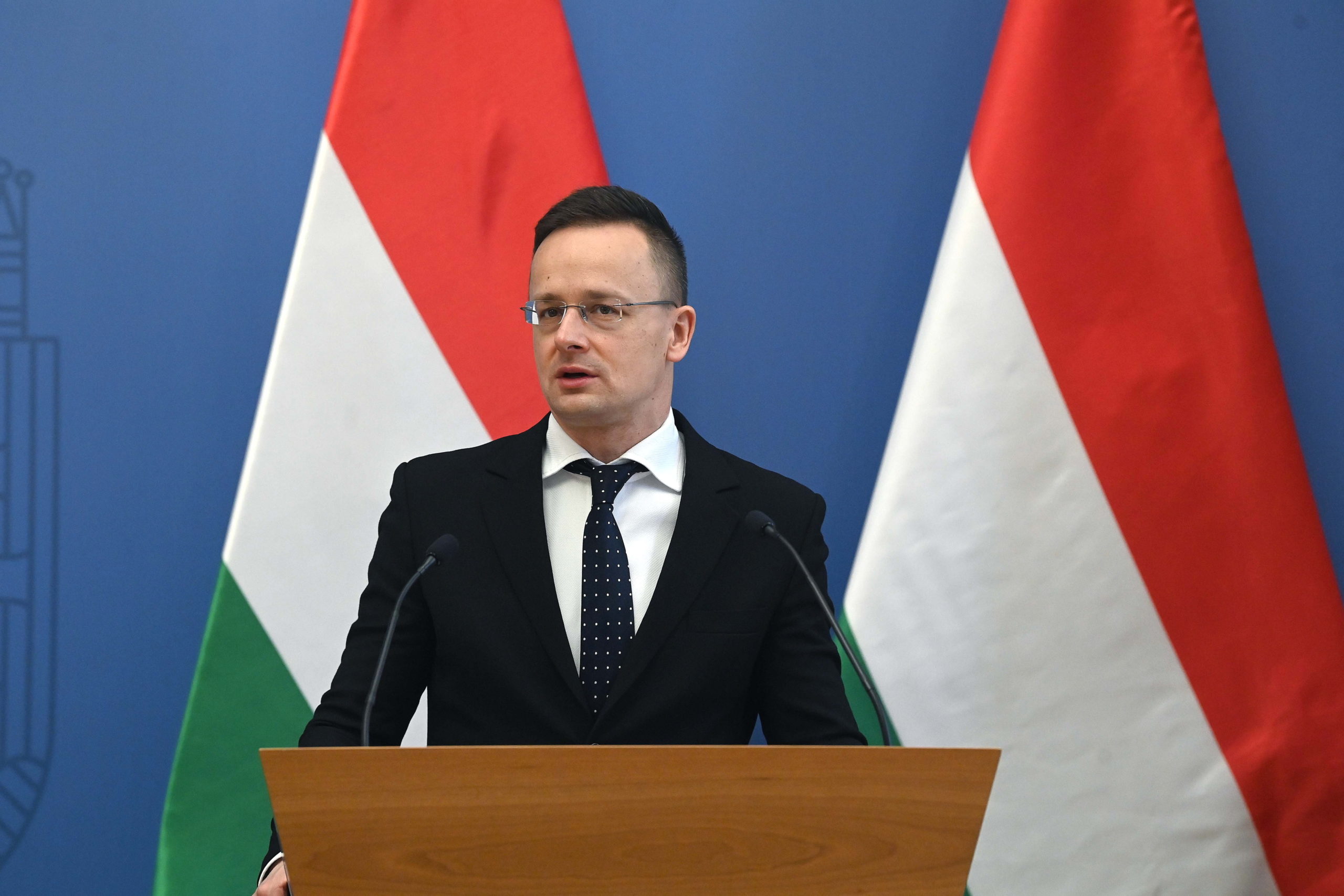 Szijjártó Péter: márciusban érkezik újabb 500 ezer kínai vakcina