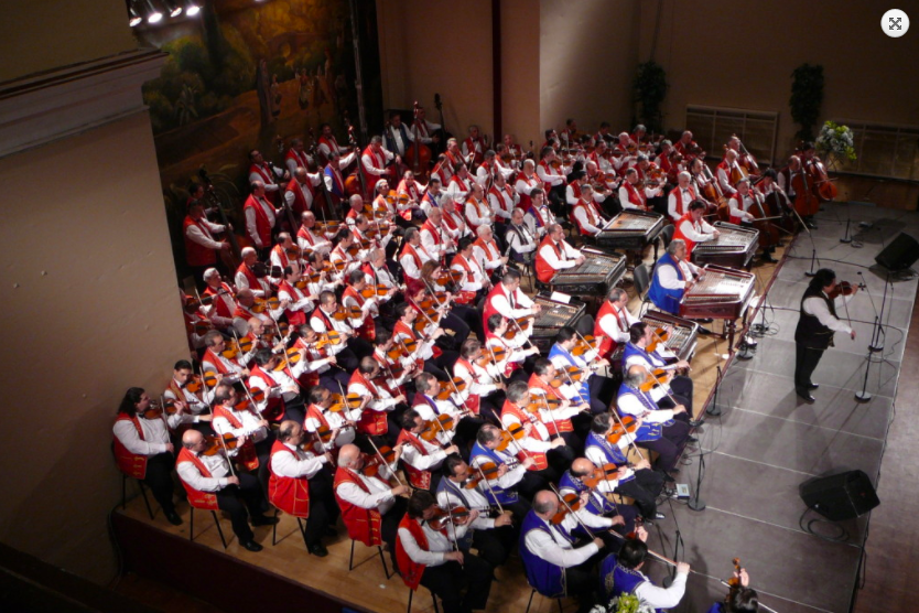 Elköltöztette hangszereit a 100 Tagú Cigányzenekar Niedermüller kerületéből