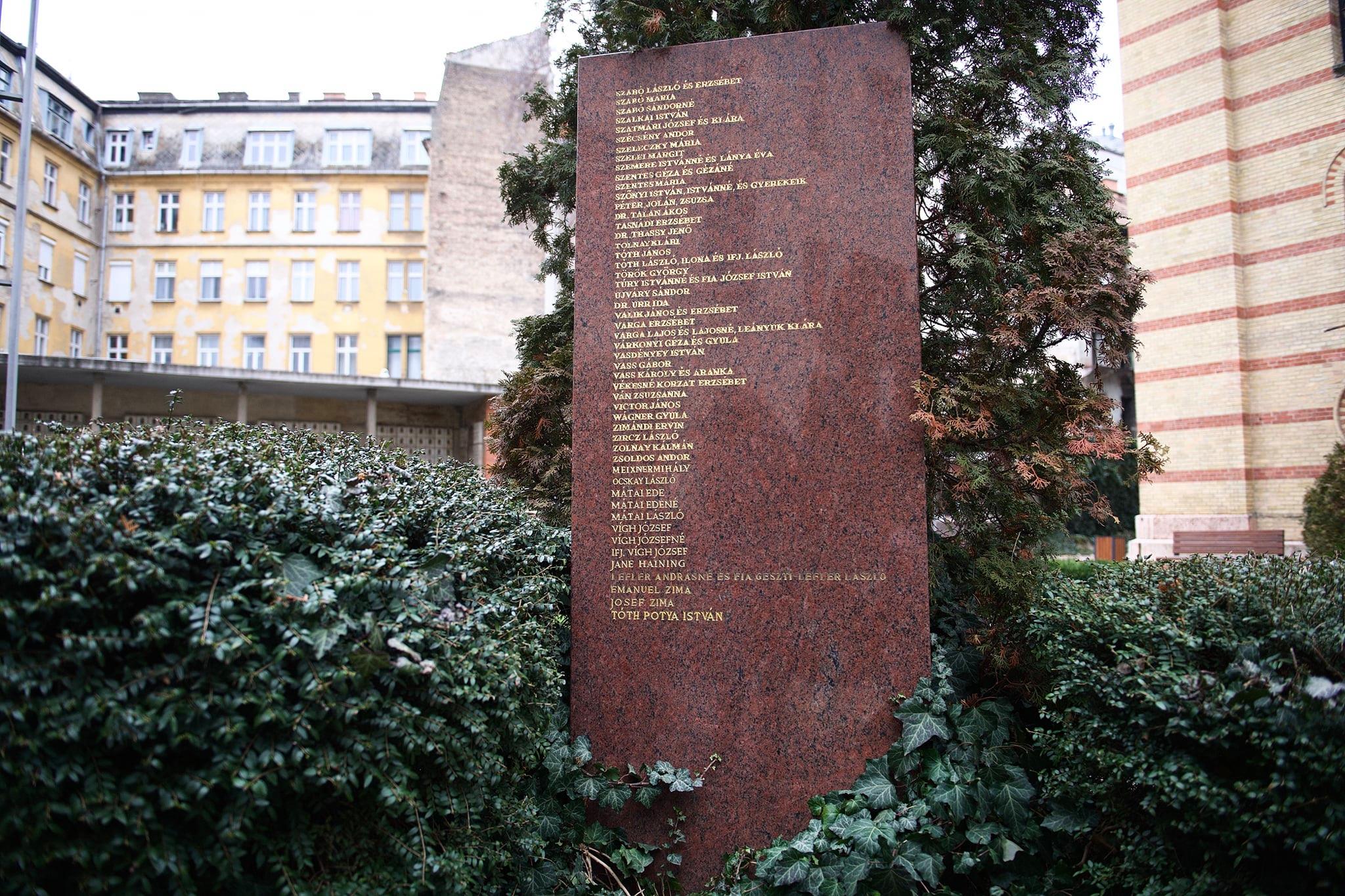 Tóth Potya István neve is felkerült az embermentők márványtáblájára