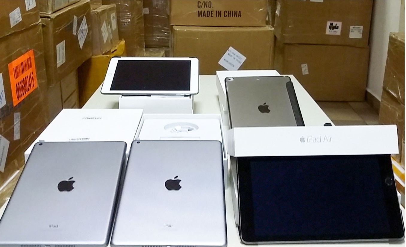 Több mint egymilliárd forint összértékű hamisítványokra bukkantak