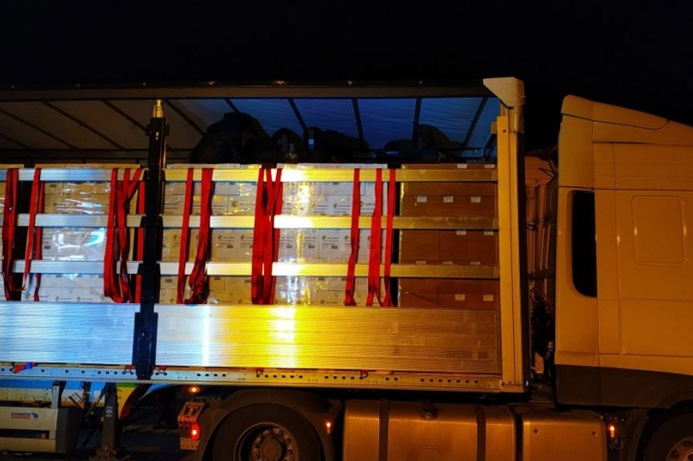 Határsértő migránsokat találtak egy kamionban Nagylaknál