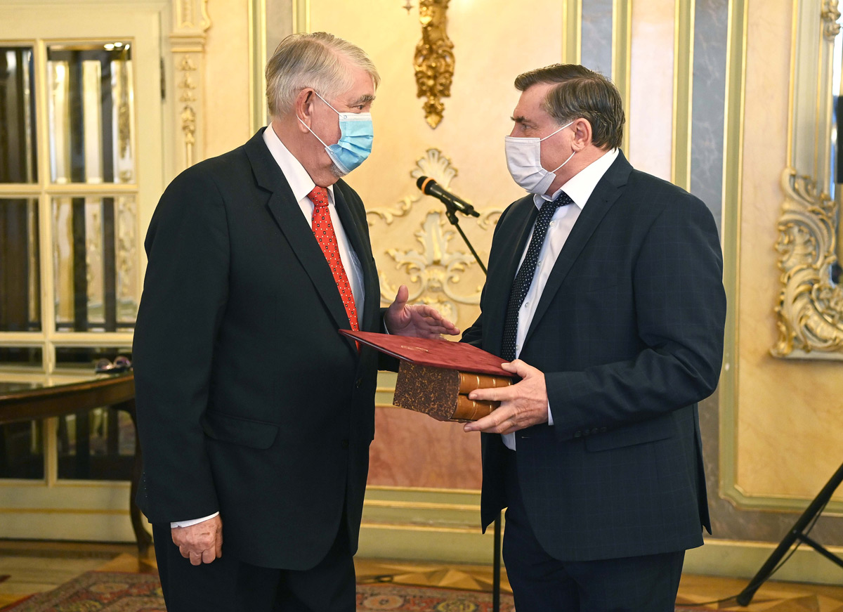 Születésnapján köszöntötte Richter Józsefet Kásler Miklós